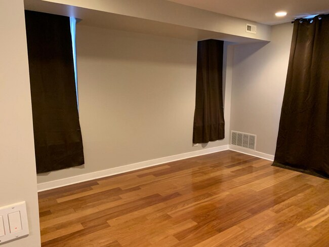 651 N Milwaukee Ave-Unit -404 in Chicago, IL - Building Photo - Building Photo