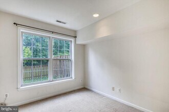 5413 Summer Leaf Ln in Alexandria, VA - Building Photo - Building Photo