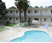 Cathay Gardens Apartments in Castro Valley, CA - Foto de edificio - Building Photo