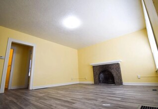5526 N Delaware Ave in Portland, OR - Building Photo - Building Photo
