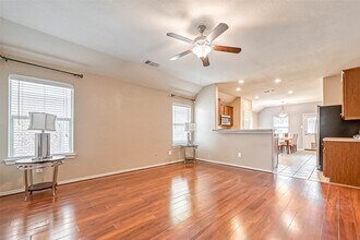 6725 Strawberry Brook Ln in Dickinson, TX - Building Photo - Building Photo