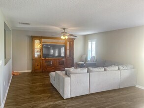 1641 Strathmore Cir in Mount Dora, FL - Building Photo - Building Photo