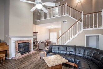 12660 Hillcrest Rd, Unit 3202 in Dallas, TX - Building Photo - Building Photo