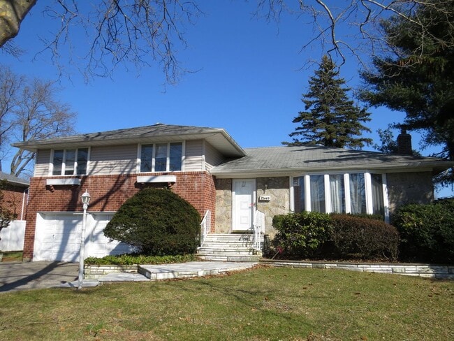 property at 2540 New York Ave