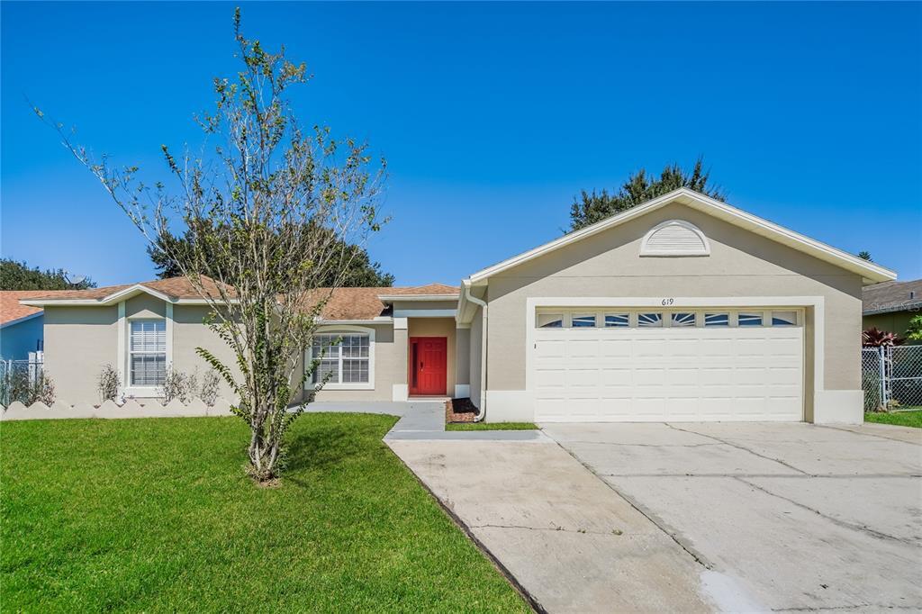 619 Regency Way in Kissimmee, FL - Foto de edificio
