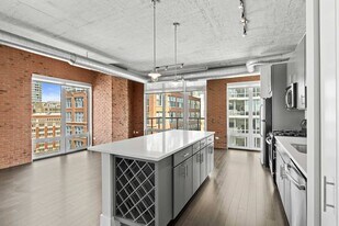 958 S Clark St in Chicago, IL - Building Photo