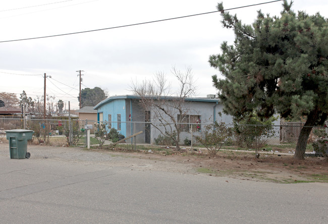 2450 Industrial Way in Ceres, CA - Foto de edificio - Building Photo