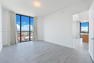 2831 S Bayshore Dr, Unit 908 in Miami, FL - Building Photo - Building Photo