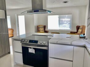 1307 Jackson St in Hollywood, FL - Building Photo - Building Photo