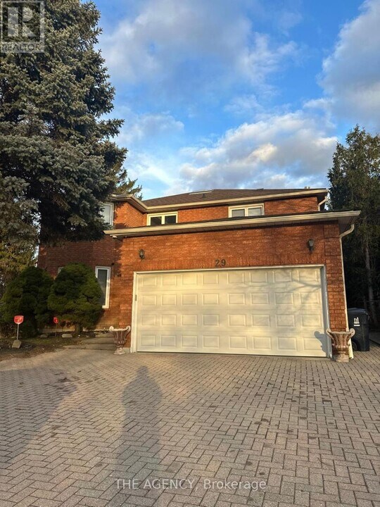 29 Moeller Ct in Toronto, ON - Building Photo