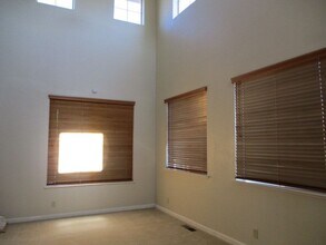 2615 Glen Eagles Dr in Reno, NV - Building Photo - Building Photo