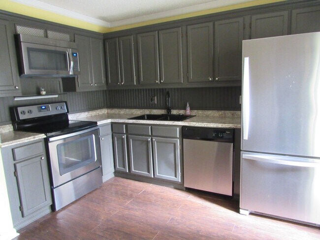 5249 Cedarbend Dr in Ft. Myers, FL - Building Photo - Building Photo