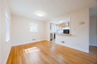 356 Lexington St, Unit 356 in Watertown, MA - Building Photo - Building Photo