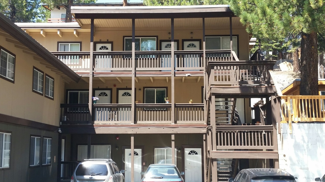 46 Berner Street Unit 16 in Mammoth Lakes, CA - Foto de edificio