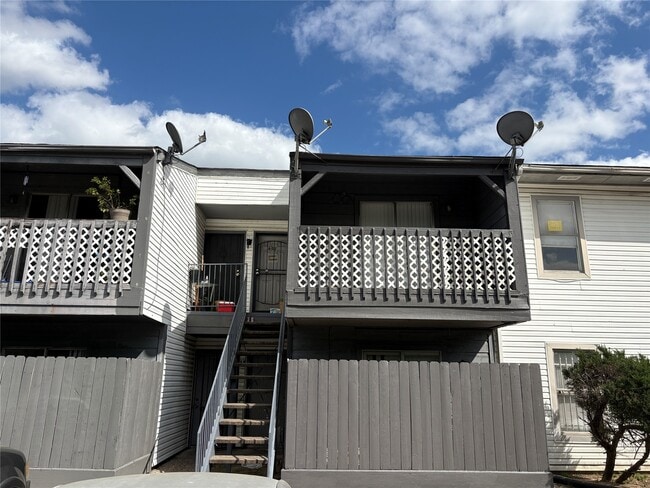 property at 7200 Clarewood Dr