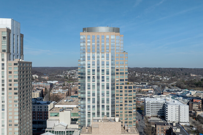 Trump Tower at City Center in White Plains, NY - Foto de edificio - Building Photo