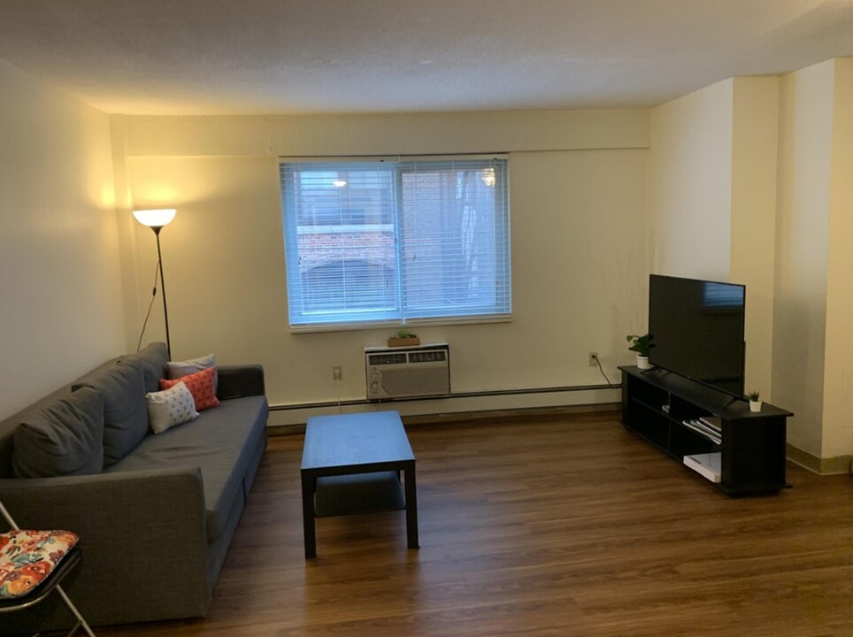 152 Bowdoin St, Unit 708 in Boston, MA - Building Photo