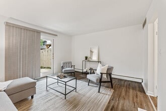 106 Tarryton Ct E in Columbus, OH - Foto de edificio - Building Photo
