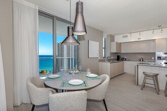 4010 S Ocean Dr in Hollywood, FL - Building Photo - Building Photo