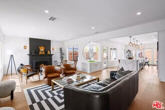 3625 Somerset Dr in Los Angeles, CA - Building Photo - Building Photo