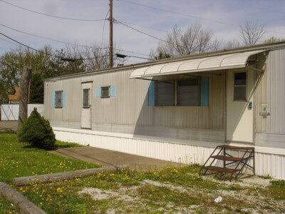 property at 3001 Dennis Ct NE