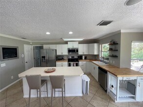 12860 Lake Sawyer Ln in Windermere, FL - Building Photo - Building Photo