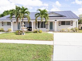 1322 Riverside Cir in Wellington, FL - Building Photo