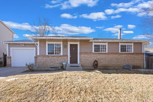 3953 S Bahama St in Aurora, CO - Building Photo