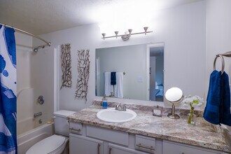 The Columns Apartments in Springfield, MO - Foto de edificio - Interior Photo