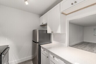 644 SW Cleveland Ave in Stuart, FL - Building Photo - Building Photo