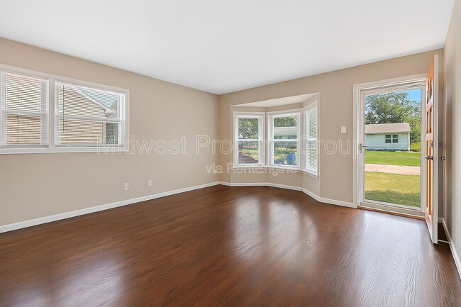 10515 Prestwick Dr in St. Louis, MO - Building Photo - Building Photo