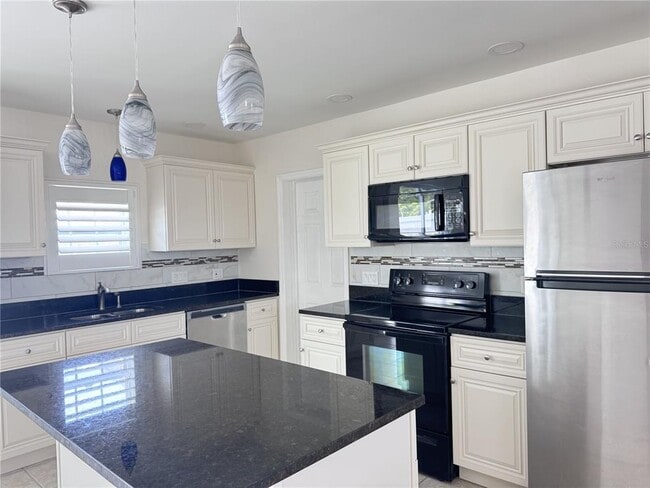 4102 Gardner Dr in Port Charlotte, FL - Building Photo - Building Photo