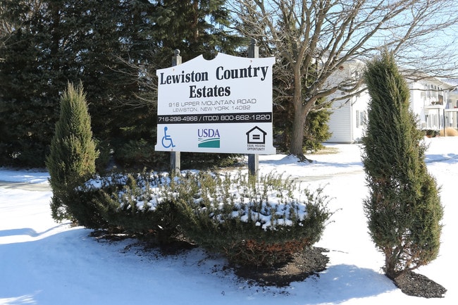 Lewiston Country Estates in Lewiston, NY - Building Photo - Building Photo
