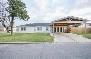 2202 4th St in Galena Park, TX - Building Photo