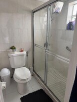 6825 W Flagler St in Miami, FL - Building Photo