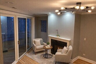 4662 N Winthrop Ave in Chicago, IL - Building Photo - Building Photo