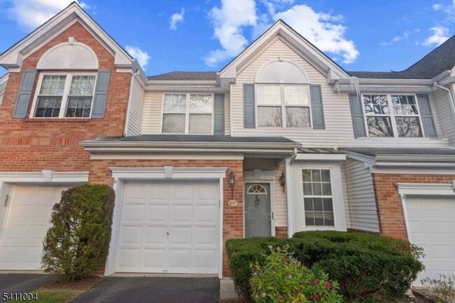 137 Stratford Dr in Nutley, NJ - Building Photo - Building Photo