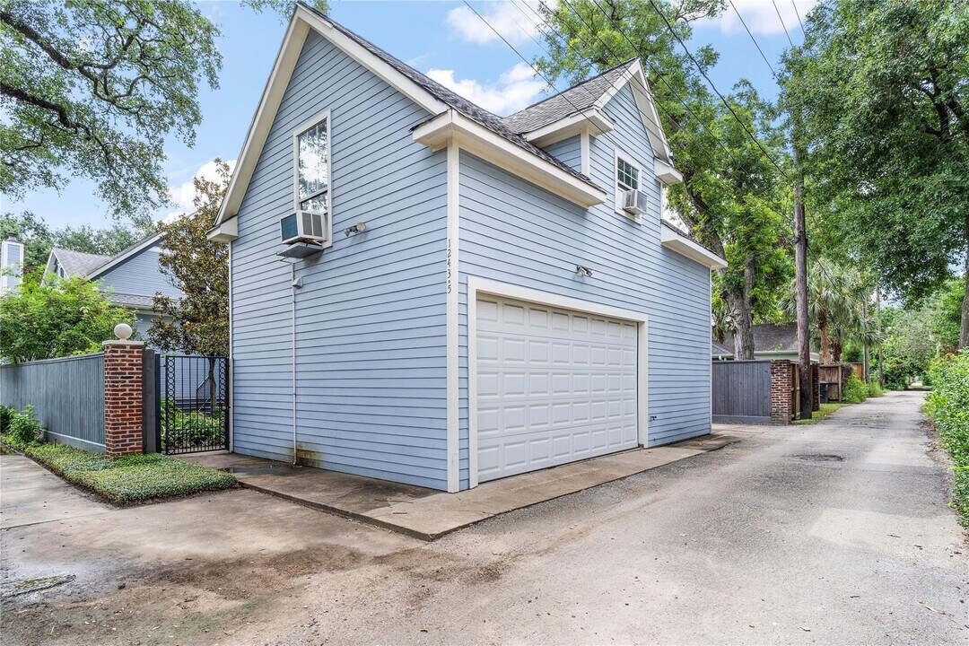 1243 Ashland St in Houston, TX - Building Photo