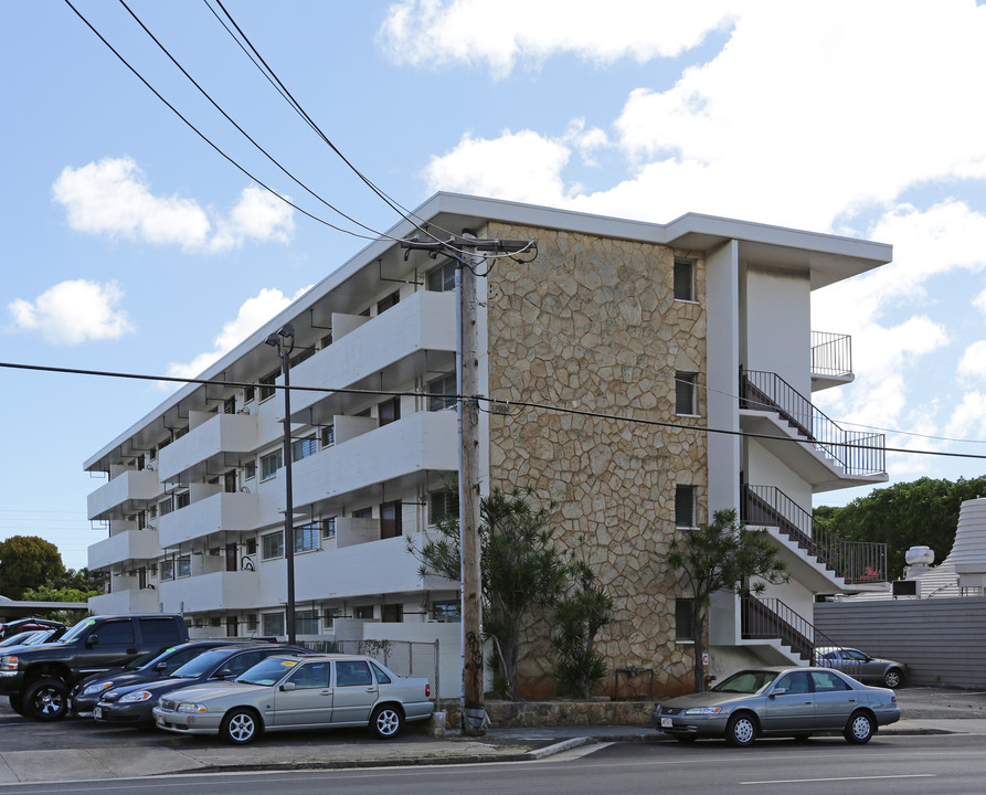 3353 Waialae Ave in Honolulu, HI - Building Photo