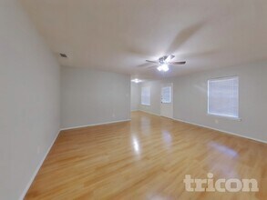 810 Dogwood Dr in Cedar Hill, TX - Foto de edificio - Building Photo