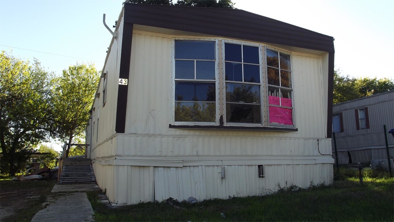 1721 Pinn Rd-Unit -043 in San Antonio, TX - Building Photo