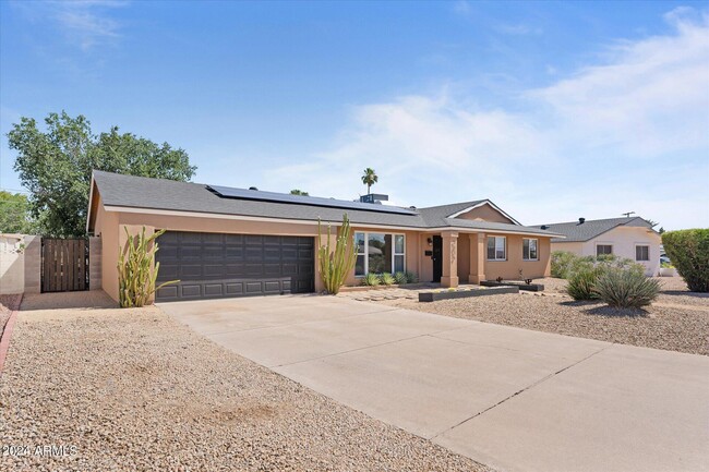 property at 3036 E Desert Cove Ave