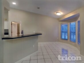 2342 Sweetwater Blvd in St. Cloud, FL - Foto de edificio - Building Photo