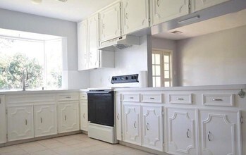 4410 Kingfisher Dr in Houston, TX - Building Photo - Building Photo