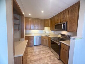 815 Sea Spray Ln, Unit #310 in Foster City, CA - Foto de edificio - Building Photo