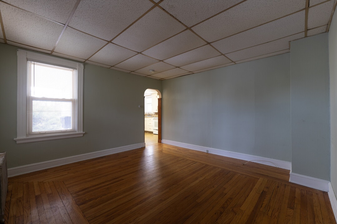 50 Youngs Ave, Unit 1 in West Warwick, RI - Building Photo