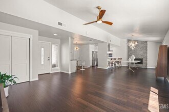 5209 Pla Vada Dr in Bakersfield, CA - Building Photo - Building Photo