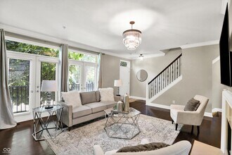 529 E New York St in Indianapolis, IN - Building Photo - Building Photo