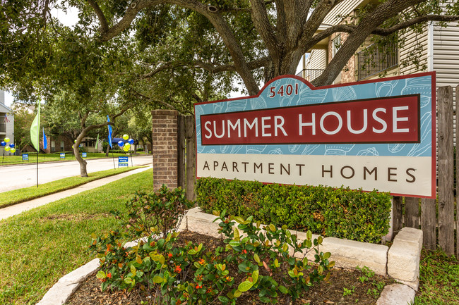 Summer House Apartment Homes in Corpus Christi, TX - Building Photo - Building Photo