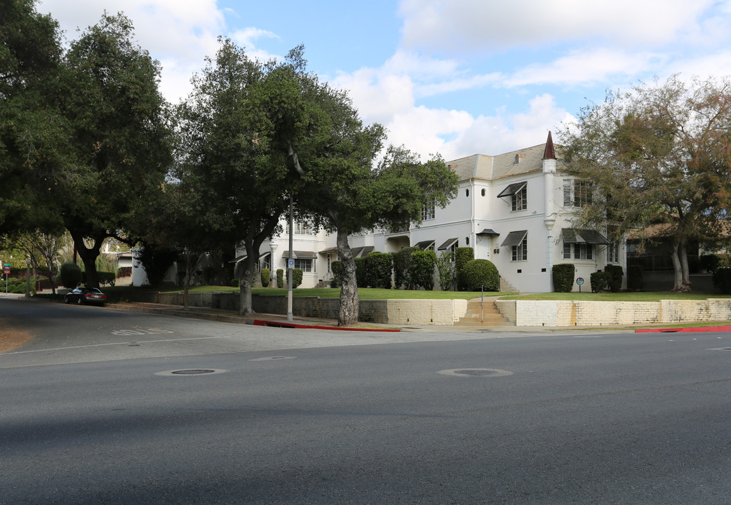 1219 Washington Blvd in Pasadena, CA - Foto de edificio